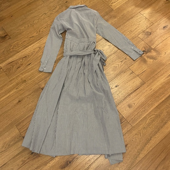 Ann Mashburn wrap blue and white maxi wrap dress in cotton - Picture 3 of 5